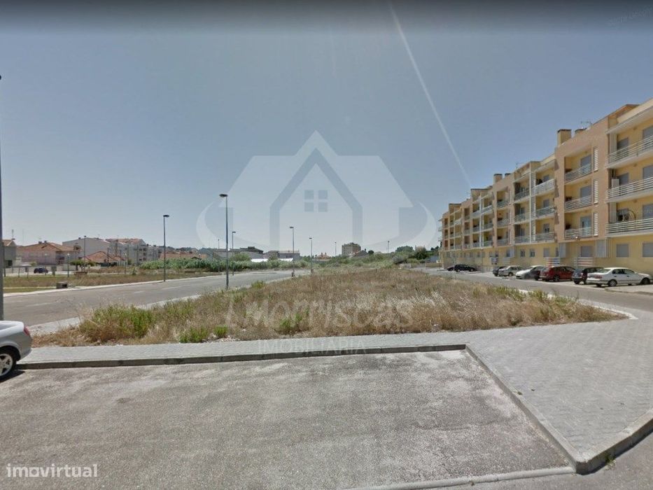 Terrenos para construção de prédio em Valmosqueiro, Cartaxo
