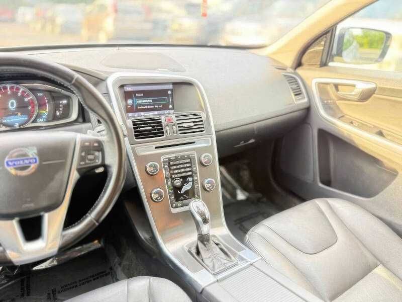 2015 Volvo XC60 T6 Platinum