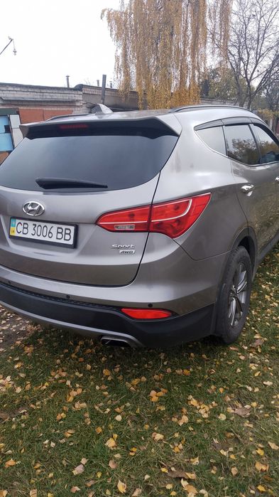 Продам власний автомобіль Santa Fe sport.
