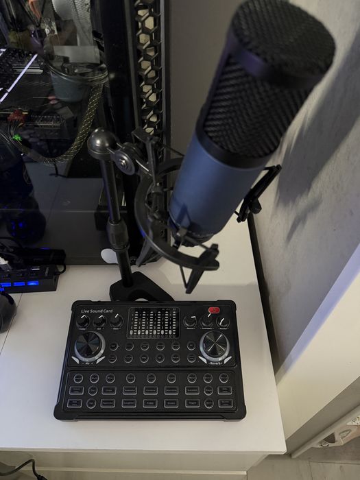 Zestaw do streamowania / nagrywania – mikrofon + mikser Live Sound Card + ramię