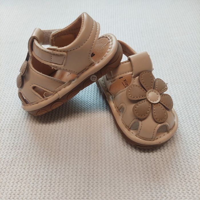 Босоніжки для дівчинки