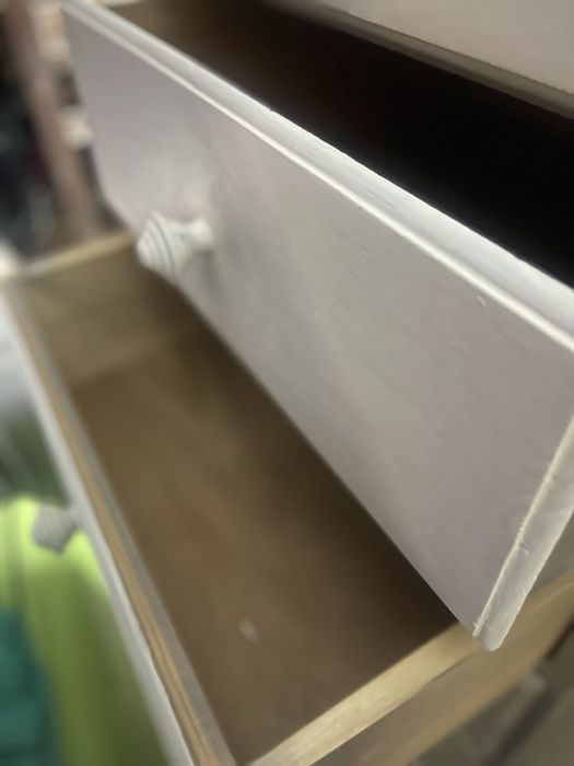 Movel pequeno roupeiro com gavetas