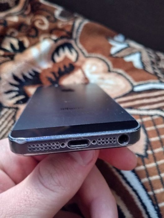 ПРОДАМ iPhone 5s