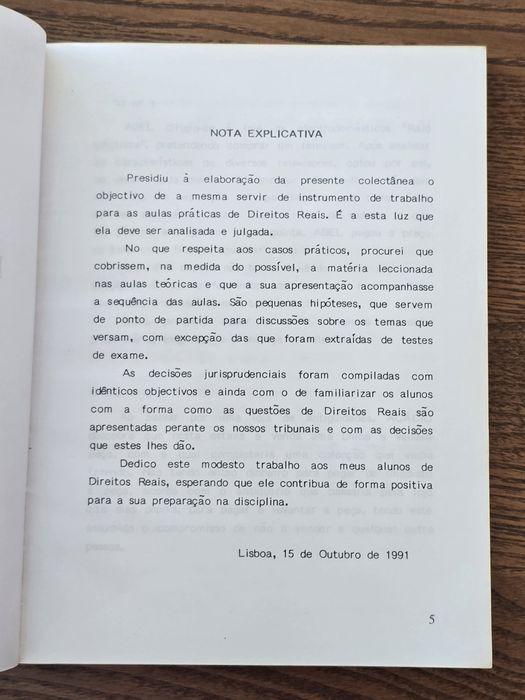Livros jurídicos / Direito / 1 = 5€ / 10 = 40€