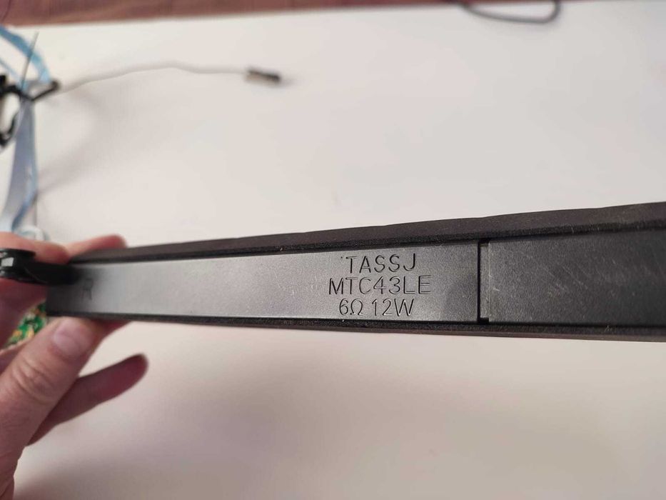 KIVI 50U600KD разборка : блок питания, T-con, НОЖКИ, блок динамиков 12W