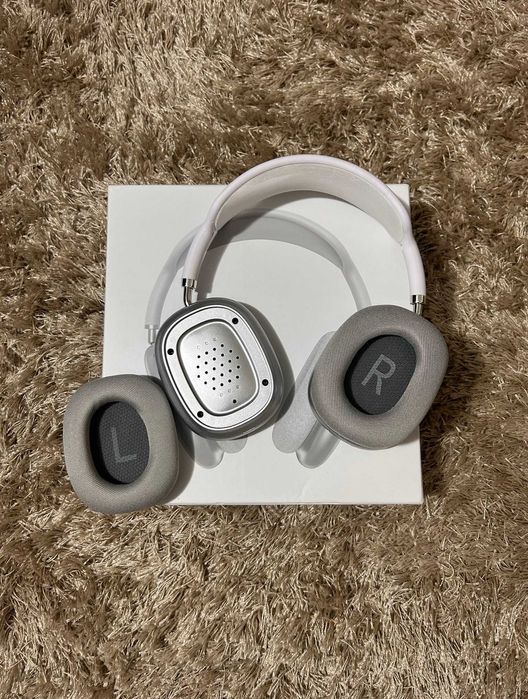 P9 White Headphones