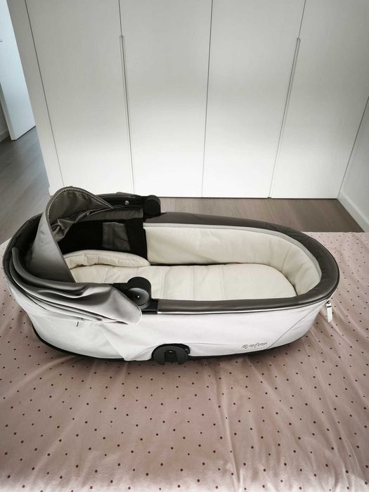 Alcofa Cybex - Modelo Mios Lux 2025 Soho Grey