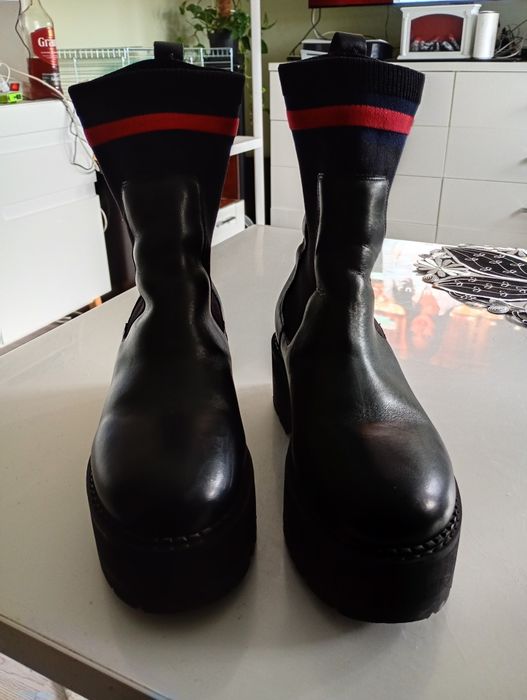 Sprzedam buty damskie Tommy jeans