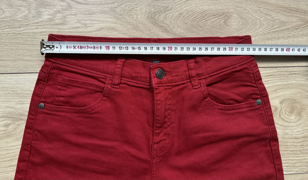 Spodenki chłopięce Guess rozm. 158