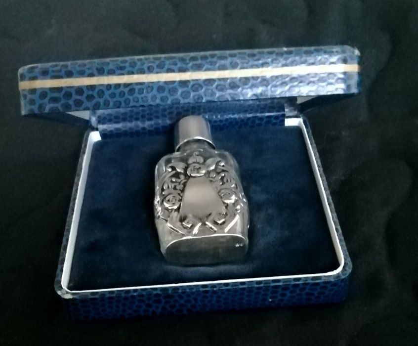 Estojo frasco de vidro para perfume revestido a prata águia 835