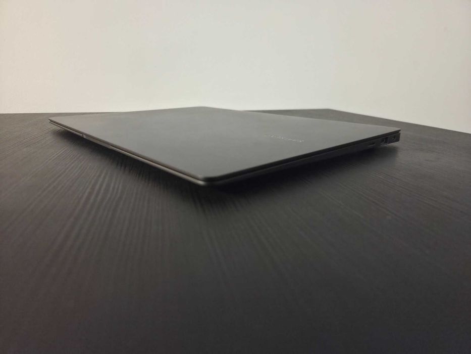 Samsung Galaxy Book3 Pro 14" / i7-1360P / 16GB / 512GB / AMOLED