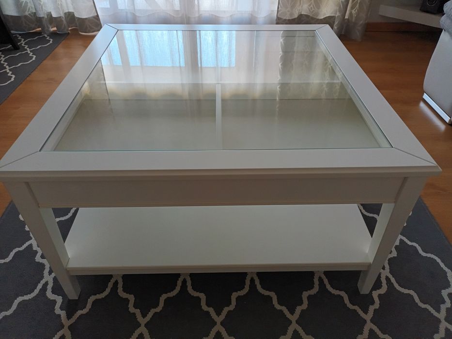 Mesa de centro branca Liatorp