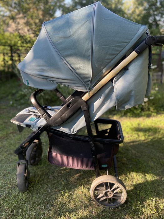 Продам прогулянкову коляску Carrello Echo