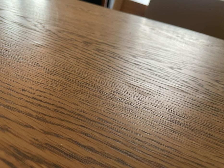 Stół do jadalni fornirowany