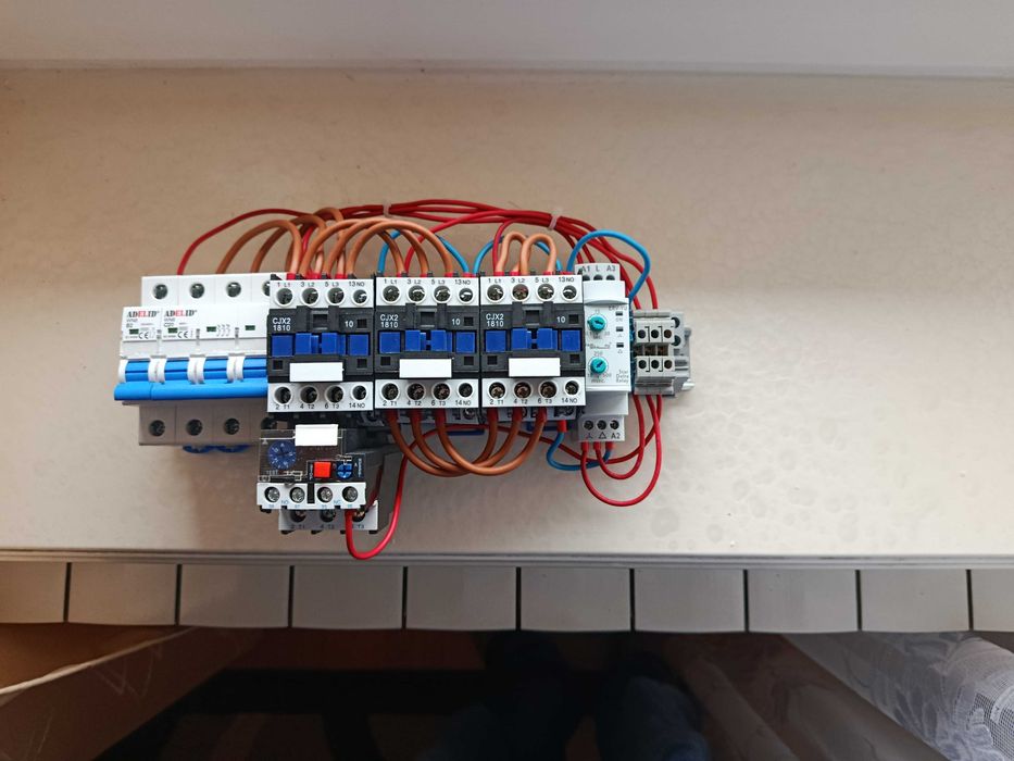 Układ rozruchowy gwiazda trójkąt do silników o mocy 7,5 KW
