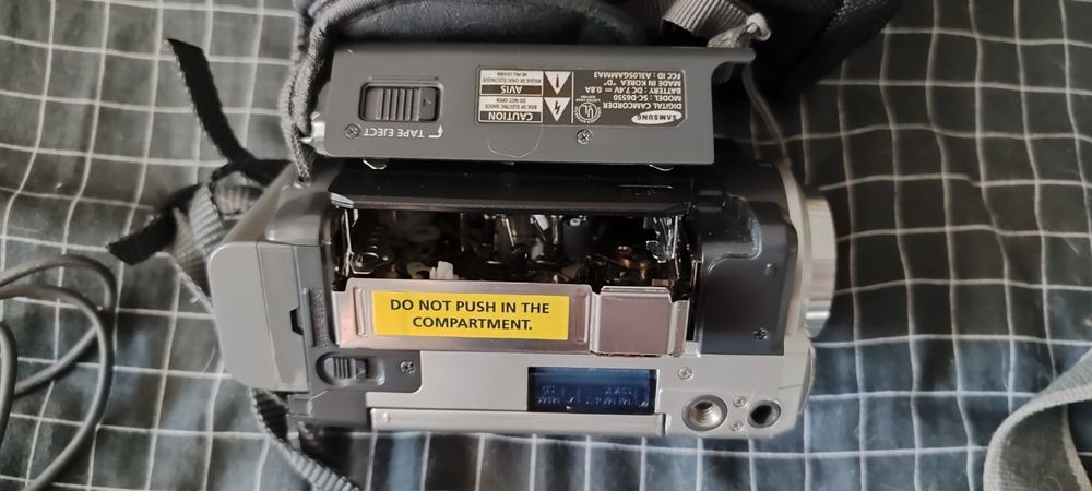 Відеокамера Samsung SC-D6550