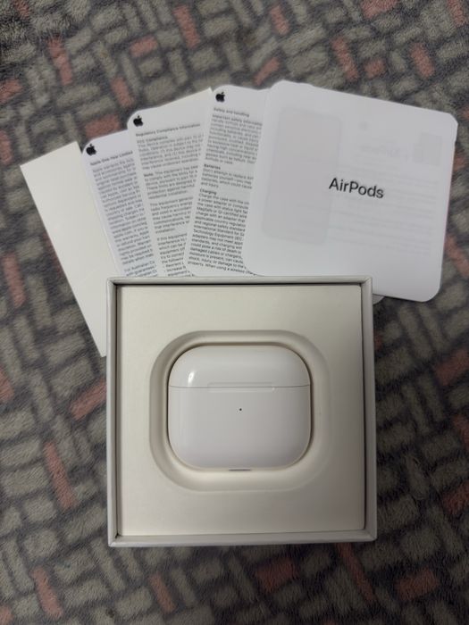 Наушники Apple AirPods 3 with MagSafe Charging Case