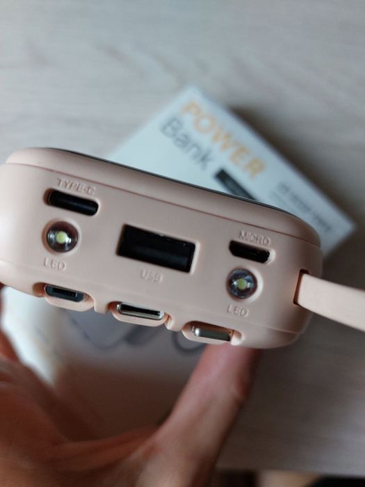 Компактний Power Bank.