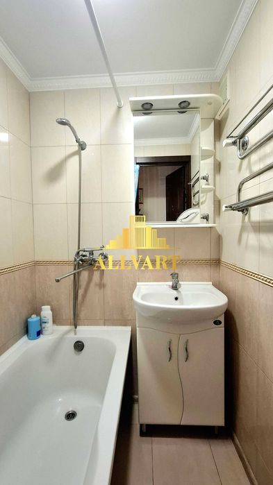 Продаж 3 кімнатної квартири з ремонтом, Березняки, пр Тичини 3й поверх