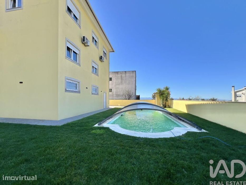 Moradia isolada T5 em Mangualde, Mesquitela e Cunha Alta de 205 m2
