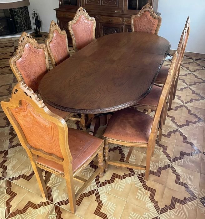 Mesa de Sala Extensível em Madeira Maciça + Cadeiras | Conj. Clássico