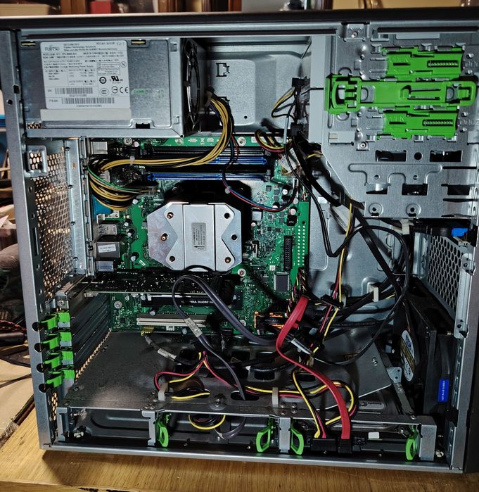 Fujitsu Celsius W420