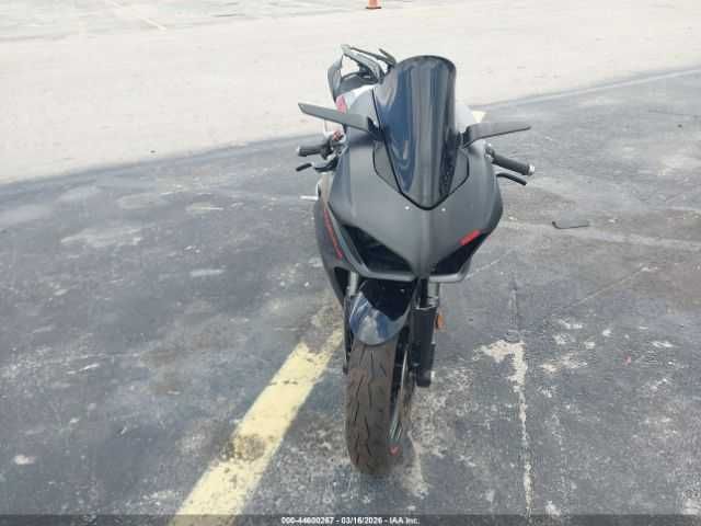 Ducati Panigale V2 2025