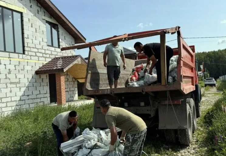 Дешевий вивіз сміття Київ. Заберемо ваші меблі, мішки, траву