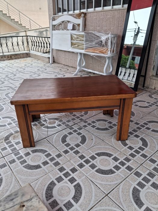 Mesa de centro madeira maciça cerejeira.