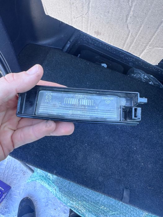 Плафон подсветки номерного знака RAV 4