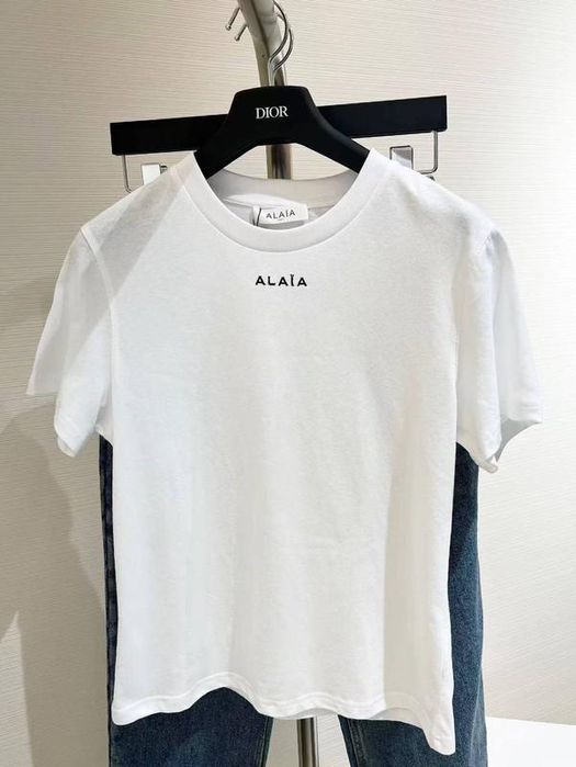Стильна футболка в стилі alaïa