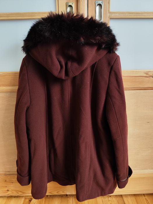 Płaszczyk  zimowy z guzikami i kapturem