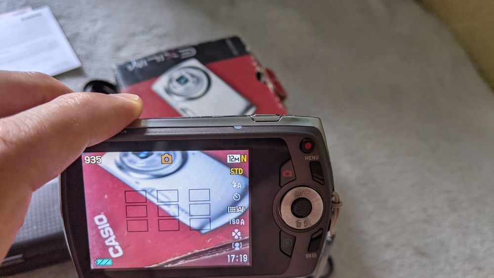 Casio Exilim EX-Z350 фотоапарат