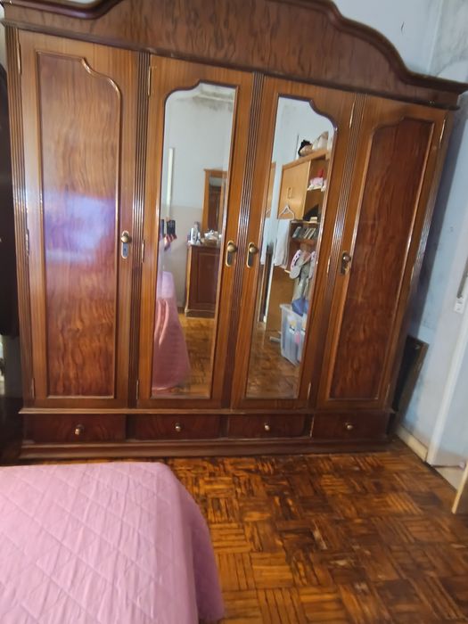 Vendo roupeiro de casal