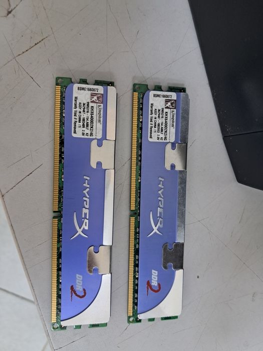 Комп+монік,клава,миша,колонки. SFF IntelCore 2Quad CPU 4GBRAM 320GBROM