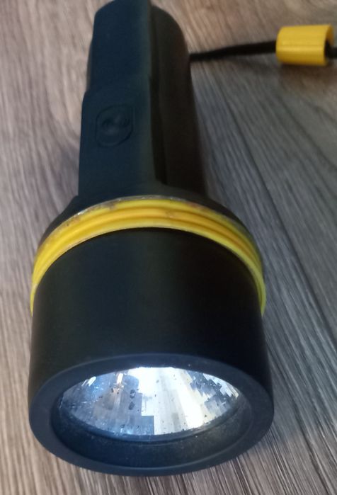 Ліхтар - фонарик ручний