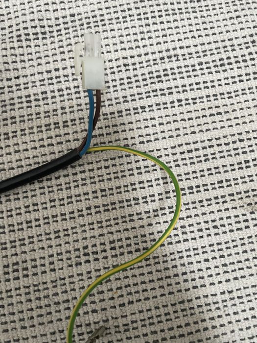 Kabel zasilajacy do okapu