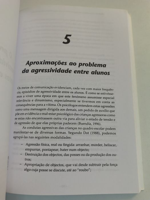 Condutas agressivas na idade escolar, de Fuensanta Cerezo Ramírez