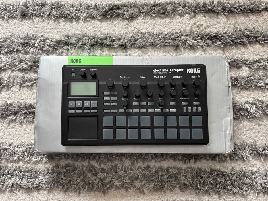 KORG Sampler Electribe 2s czarny pudełko