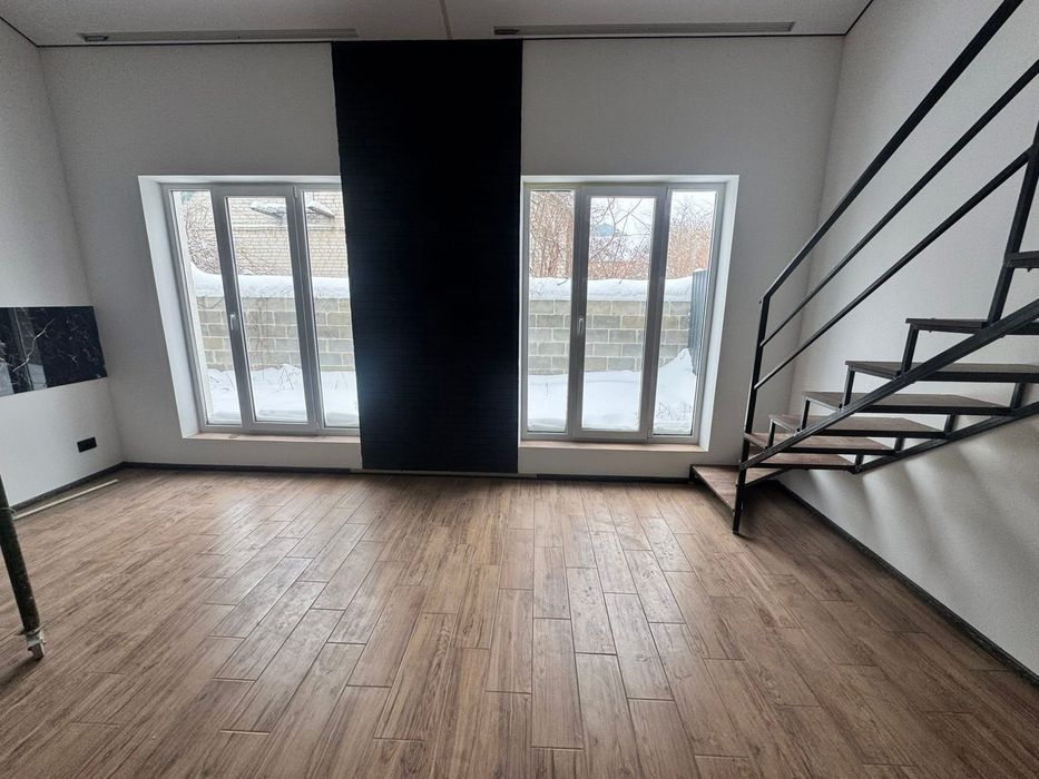 Квартира з власним двориком в одноповерховому будинку КРЕМЕНЕЦЬ