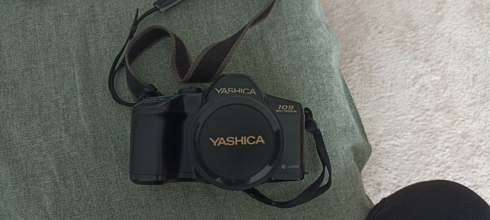 Câmara Yashica 109