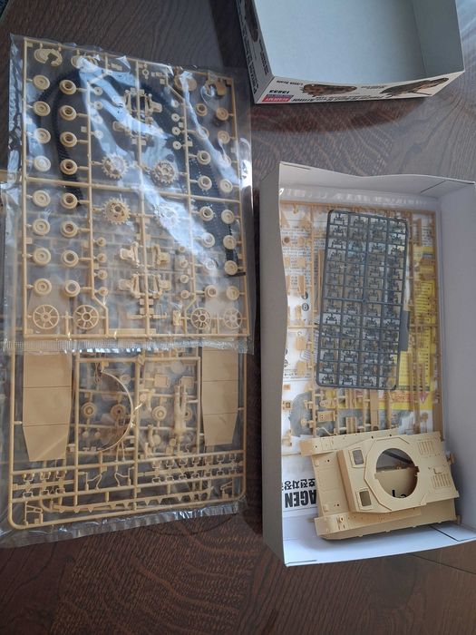 Nowy model do sklejania Panzer IV Ausf.H with Armor