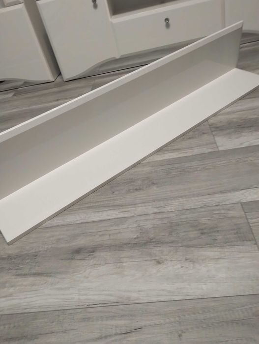 Półka wisząca biała z połyskiem