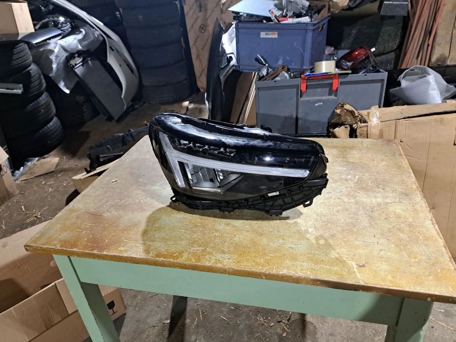 Lampa przednia prawa Volvo XC-40 C40 Lift Full Led 32404666 Reflektor prawy przód Volvo XC-40 C40 Lift Full Led 32404666