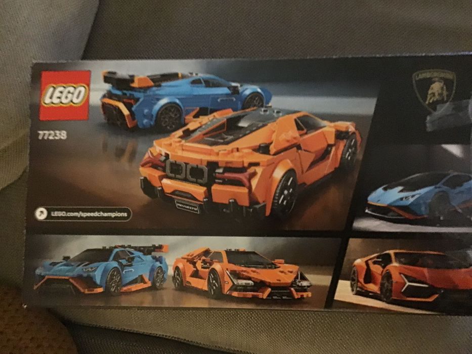 Lego 2 lamborghinis uma azul e outra laranja