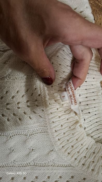 Ecru, modny,krótki sweterek,półgolf