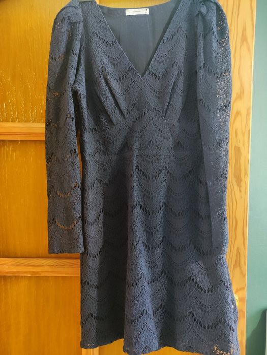 Sukienka koronkowa reserved