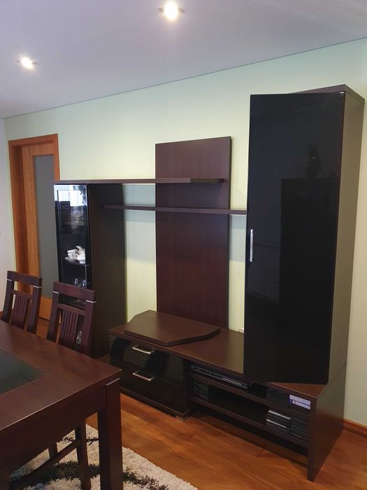 Móvel TV com arrumação- COMO NOVO