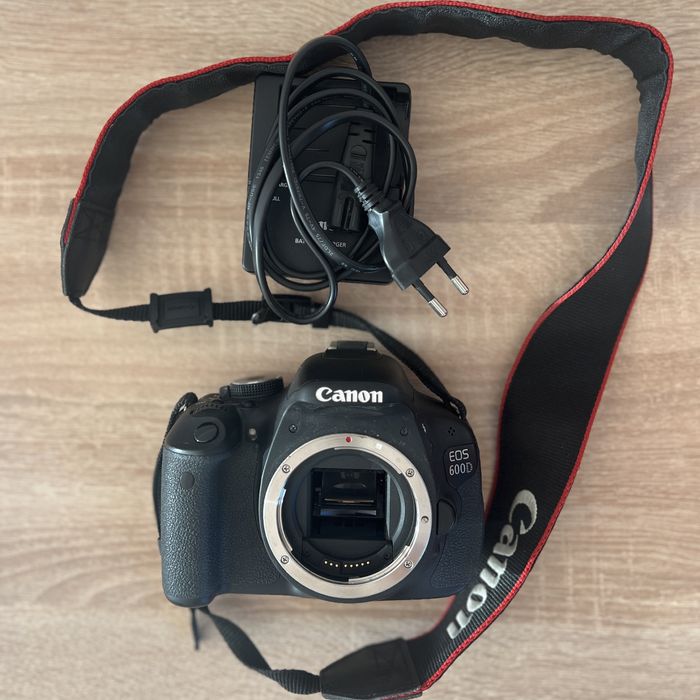 Aparat Canon 600d