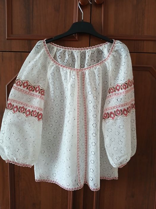 Продаю вишиванки 500гр,одна